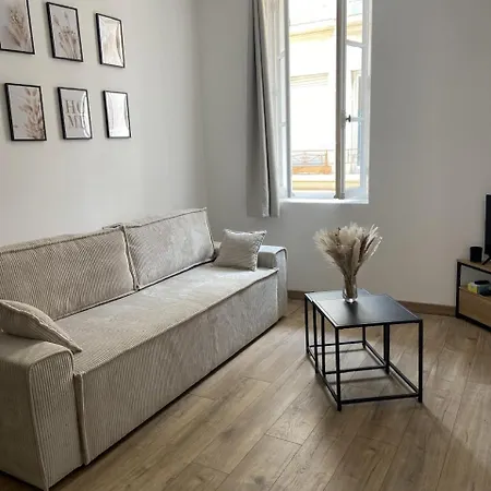 Charmant Appartement Appartamento Bandol